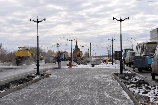 Реконструкция моста через Барнаулку на проспекте Ленина в Барнауле. 1 ноября 2016 года.