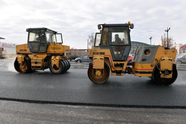 Реконструкция моста через Барнаулку на проспекте Ленина в Барнауле. 1 ноября 2016 года.