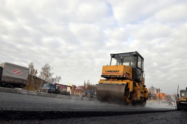 Реконструкция моста через Барнаулку на проспекте Ленина в Барнауле. 1 ноября 2016 года.