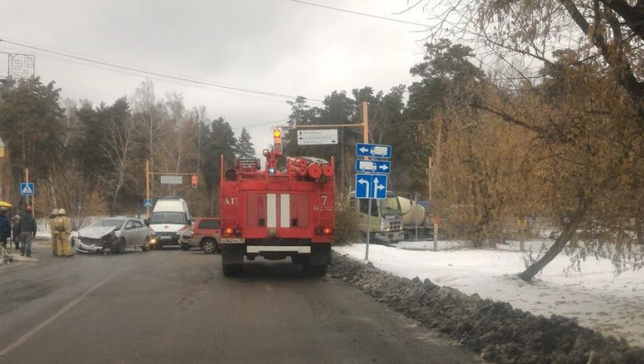 ДТП в поселке Южном. Барнаул, 3 ноября 2016 года.