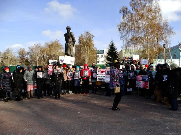 Акция "Россия без жестокости" в Барнауле.