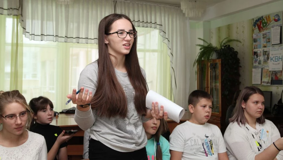 Алтай-Кокс организовал слет для школьников города