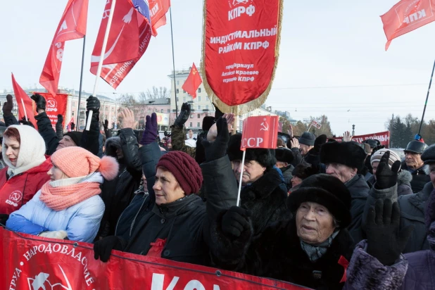 Коммунисты 7 ноября традиционно отметили день октябрьской революции.