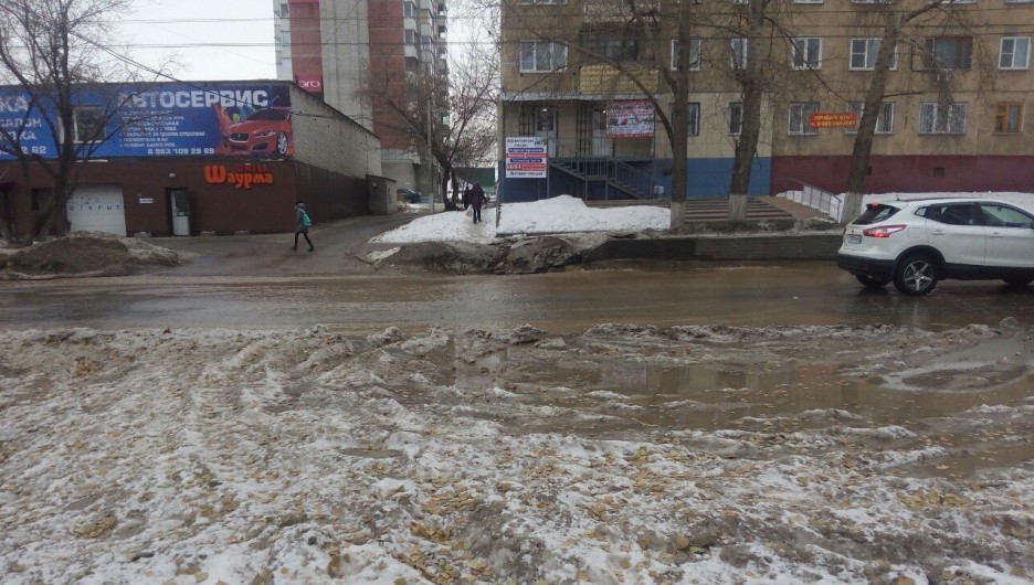 Потоп на улице Юрина.