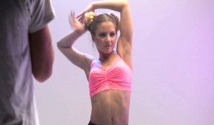 Алена Двойченкова снялась в рекламном ролике нижнего белья.