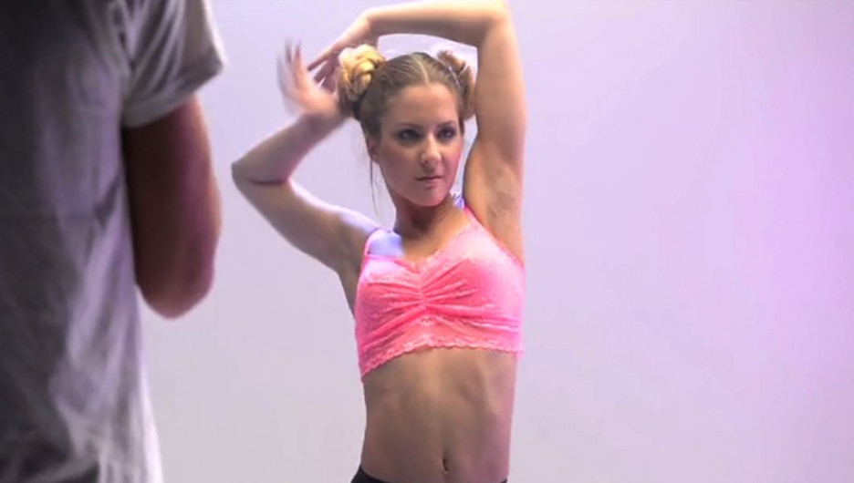 Алена Двойченкова снялась в рекламном ролике нижнего белья.