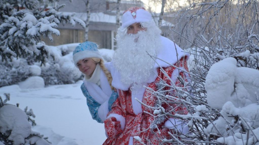 Дед Мороз и Снегурочка.