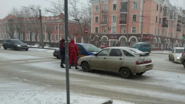 Лобовое столкновение на проспекте Ленина.