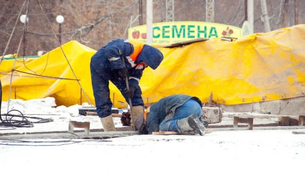 Реконструкция моста через Барнаулку на проспекте Ленина в Барнауле. 9 ноября 2016 года.