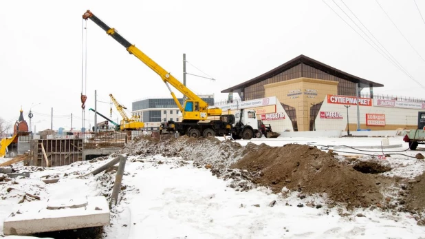 Реконструкция моста через Барнаулку на проспекте Ленина в Барнауле. 9 ноября 2016 года.