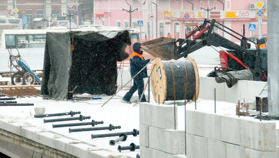 Реконструкция моста через Барнаулку на проспекте Ленина в Барнауле. 9 ноября 2016 года.