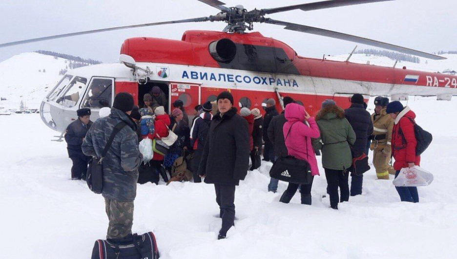 Два горных села в Республике Алтай отрезала от "большой земли" лавина.