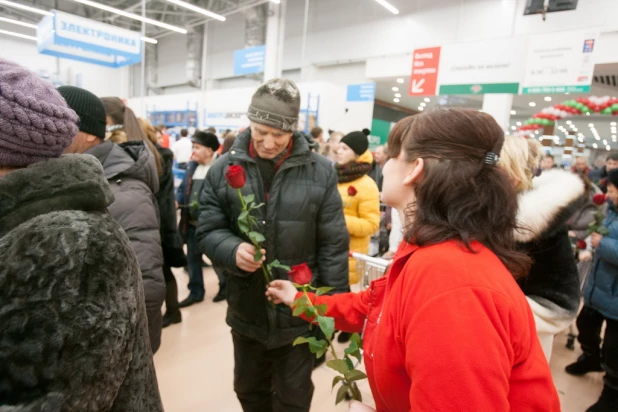 Второй барнаульский "Ашан" открылся в "Галактике".