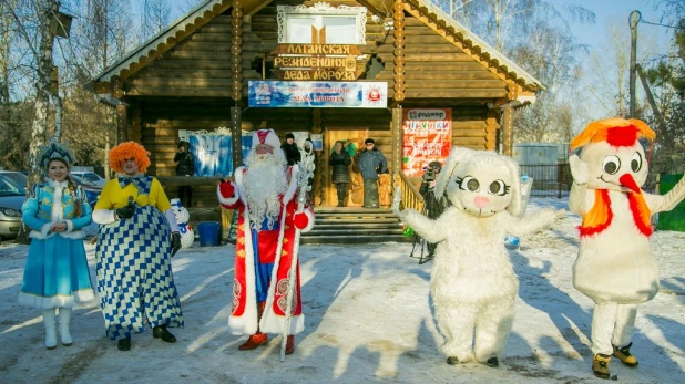 В Барнауле отпразднуют день рождения Деда Мороза.