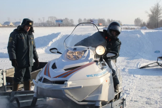 Учения МЧС по оказанию помощи на трассе в морозы.