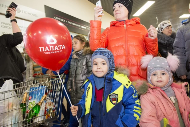 Торжественное открытие нового гипермаркета "Палата" в ТРЦ "Арена".