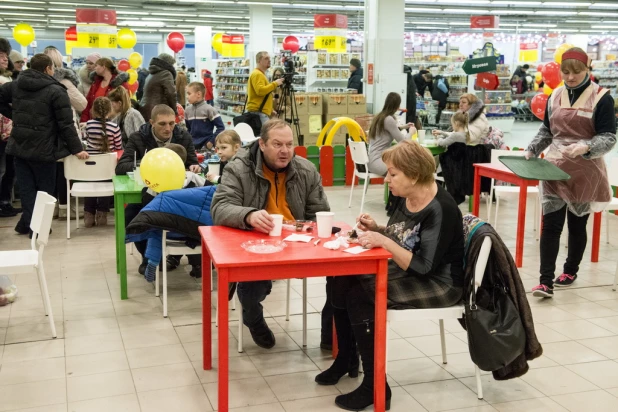 Торжественное открытие нового гипермаркета "Палата" в ТРЦ "Арена".