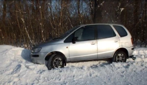 На Алтае девушка угнала "Тойоту".