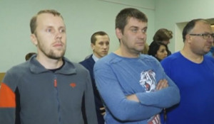 Денис Сучков (слева) во время оглашения приговора.