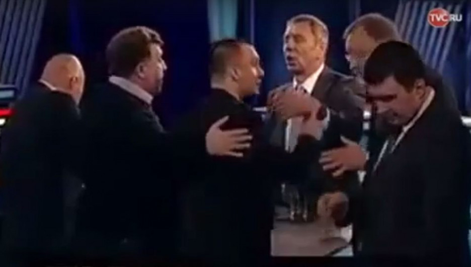 На ТВЦ случилась драка между укаринским политиком и польским жуналистом.