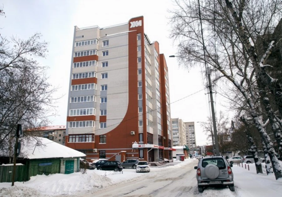 СК "Жилищная инициатива" сдала новый дом в центре Барнаула.