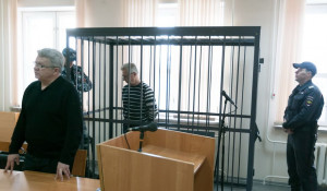 Юрий Денисов и его адвокат в суде.