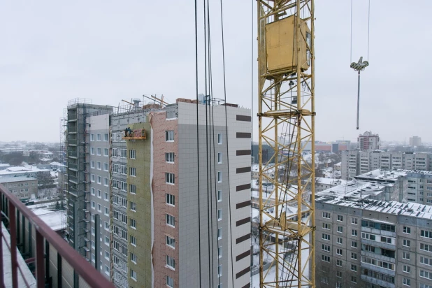 В Барнауле продолжают строить самое высокое общежитие. Декабрь 2016 года.