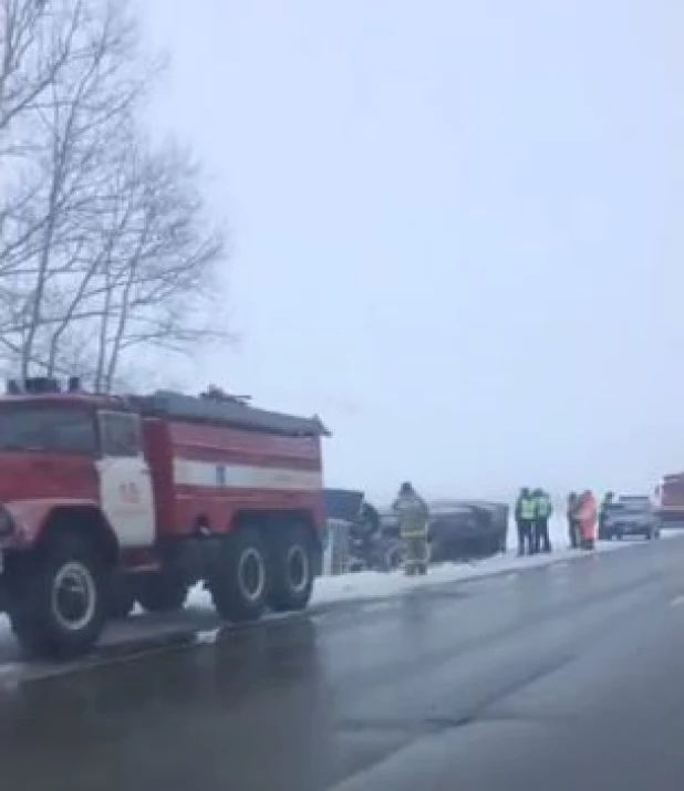 На М-52 рейсовый автобус попал в ДТП. 2 декабря 2016 года.