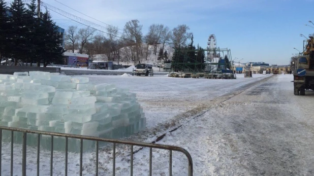 Строительство новогоднего городка-2017.