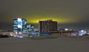 Необычное желто-зеленое облако в небе над Новосибирском.