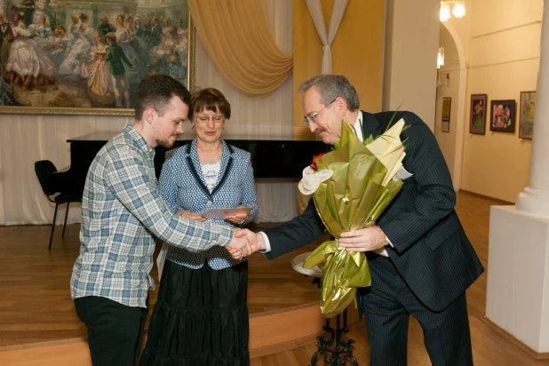 Вручение премий лауреатам молодежного конкурса Демидовского фонда.