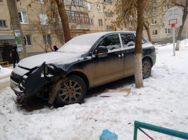 В Башкирии разыскивают хозяина брошенного Porsche.