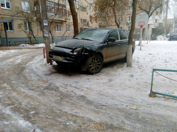 В Башкирии разыскивают хозяина брошенного Porsche.