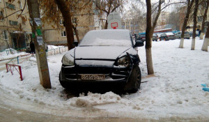 В Башкирии разыскивают хозяина брошенного Porsche.