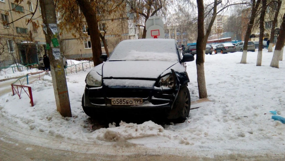 В Башкирии разыскивают хозяина брошенного Porsche.