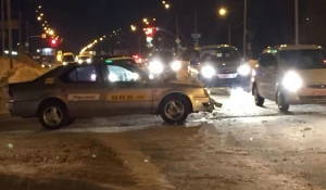 ДТП с участием такси "Максим".