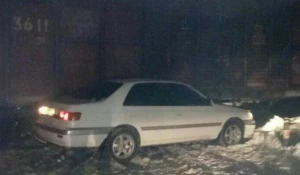 В Барнауле Toyota врезалась в поезд на железнодорожном переезде.