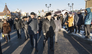 Александр Карлин и Сергей Дугин открыли движение по мосту через Барнаулку. 13 декабря 2016 года.