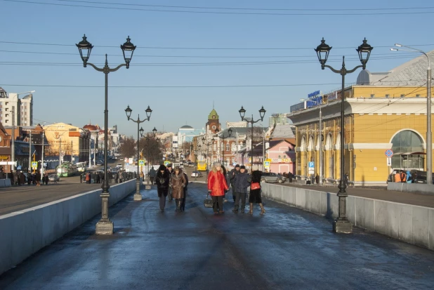 В Барнауле открыли движение по мосту через Барнаулку. 13 декабря 2016 года.