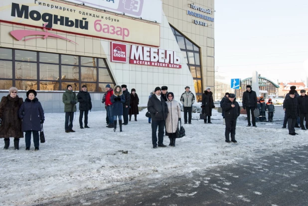 В Барнауле открыли движение по мосту через Барнаулку. 13 декабря 2016 года.