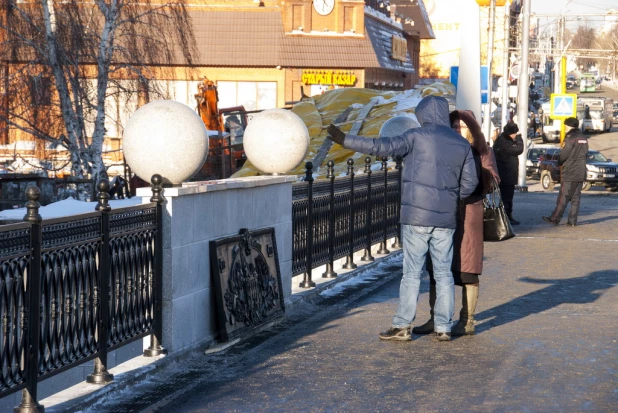 В Барнауле открыли движение по мосту через Барнаулку. 13 декабря 2016 года.