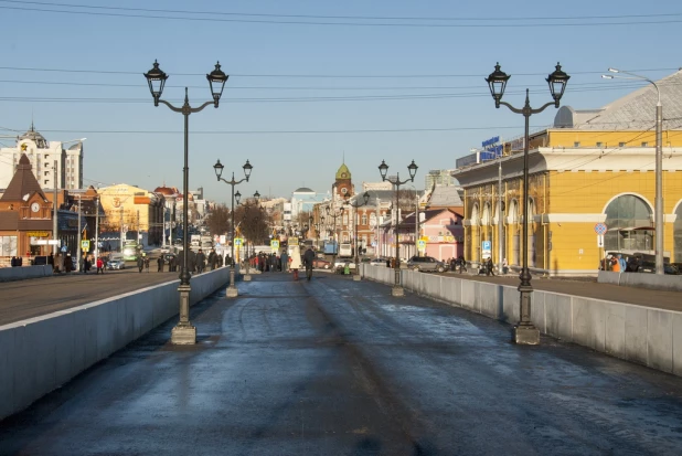 В Барнауле открыли движение по мосту через Барнаулку. 13 декабря 2016 года.