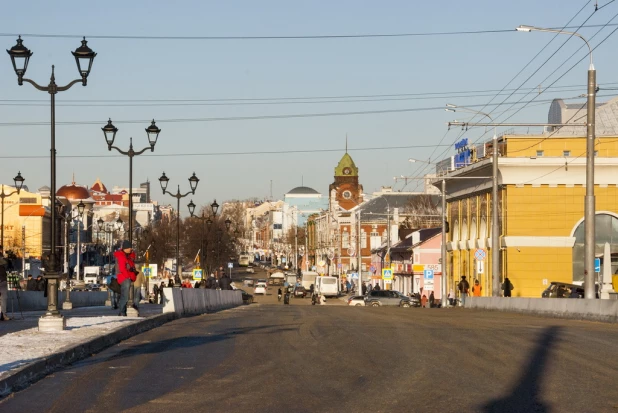 В Барнауле открыли движение по мосту через Барнаулку. 13 декабря 2016 года.