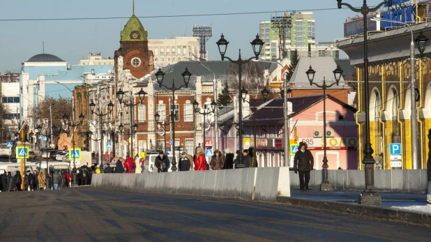 В Барнауле открыли движение по мосту через Барнаулку. 13 декабря 2016 года.