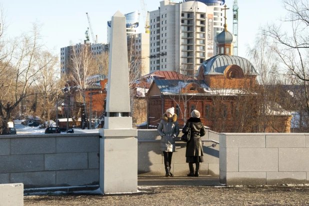 В Барнауле открыли движение по мосту через Барнаулку. 13 декабря 2016 года.