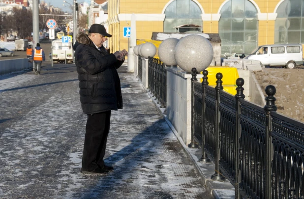 В Барнауле открыли движение по мосту через Барнаулку. 13 декабря 2016 года.