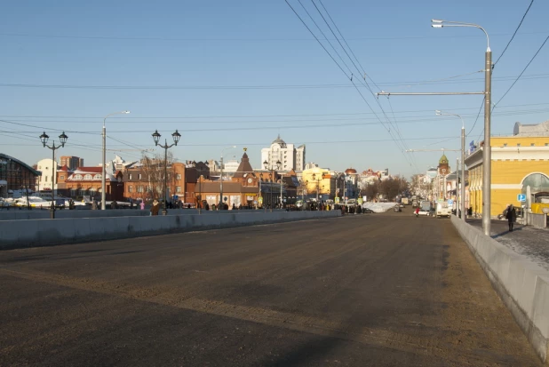 В Барнауле открыли движение по мосту через Барнаулку. 13 декабря 2016 года.