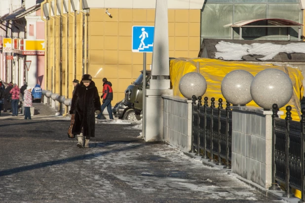 В Барнауле открыли движение по мосту через Барнаулку. 13 декабря 2016 года.