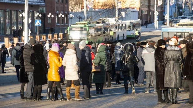 В Барнауле открыли движение по мосту через Барнаулку. 13 декабря 2016 года.