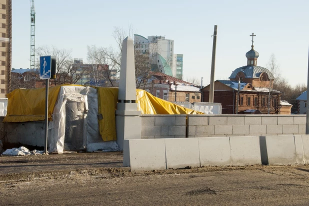 В Барнауле открыли движение по мосту через Барнаулку. 13 декабря 2016 года.